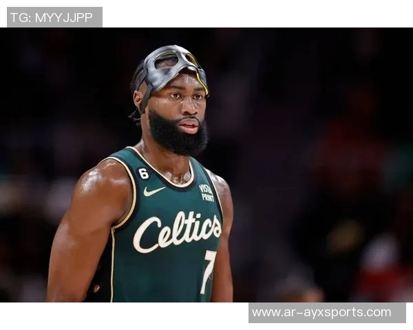 杰伦布朗弧顶三分精准回应个人得分已突破30分展现强大实力