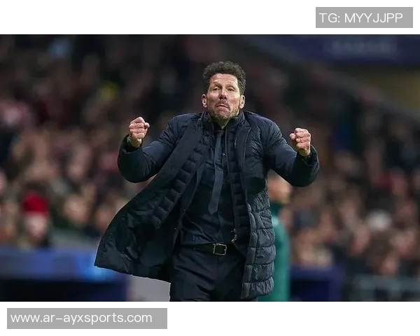 马德里竞技主帅西蒙尼获2025年金足奖传奇荣誉称号