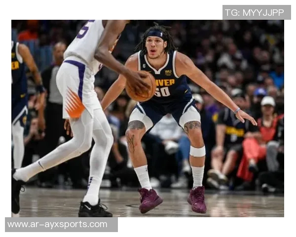 戈登高效表现三分球命中率惊人阿德尔曼称赞其聪明打球无勉强出手 戈登高效表现三分球命中率惊人阿德尔曼称赞其聪明打球无勉强出手