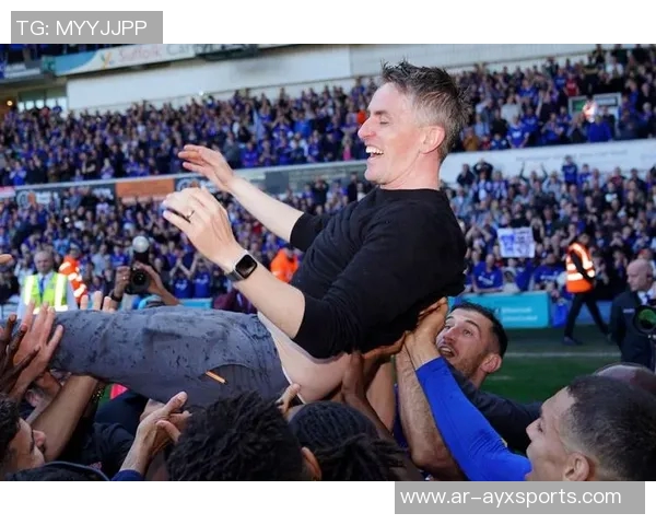 天空报道伊普斯维奇主帅麦肯纳或将接任凯尔特人教鞭引发关注